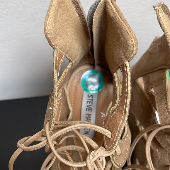 Steve Madden Theea Taupe Cream Tan Suede Lace-Up Wedge Sandals Heel Zipper 8 New - Picture 8 of 8